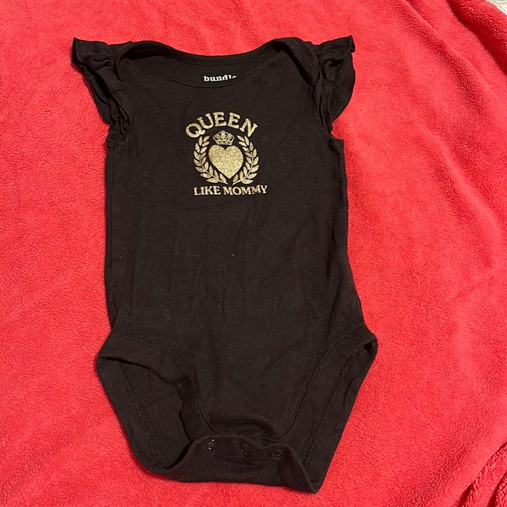 Baby girl “Queen Like Mommy” bodysuit